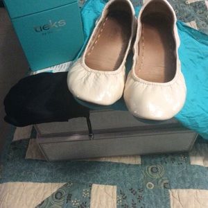 Size 8 Biscotti Patent Tieks
